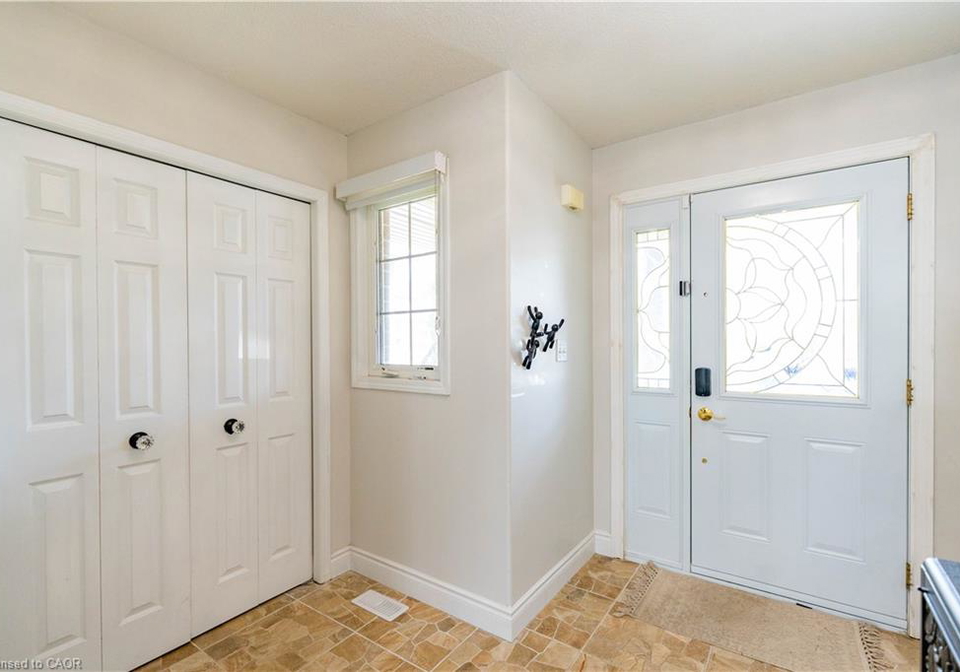 122-iron-gate-street-kitchener-ontario-40854841