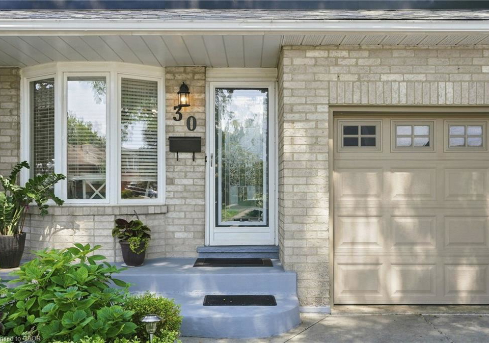 30-twin-oaks-crescent-stoney-creek-ontario-40854842