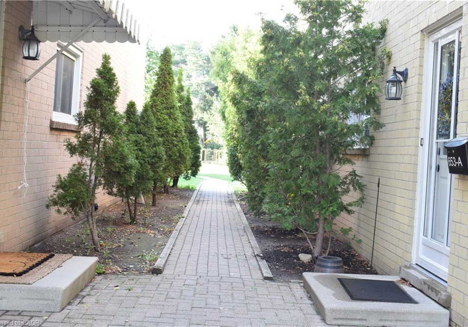 655-albert-street-waterloo-ontario-40854868
