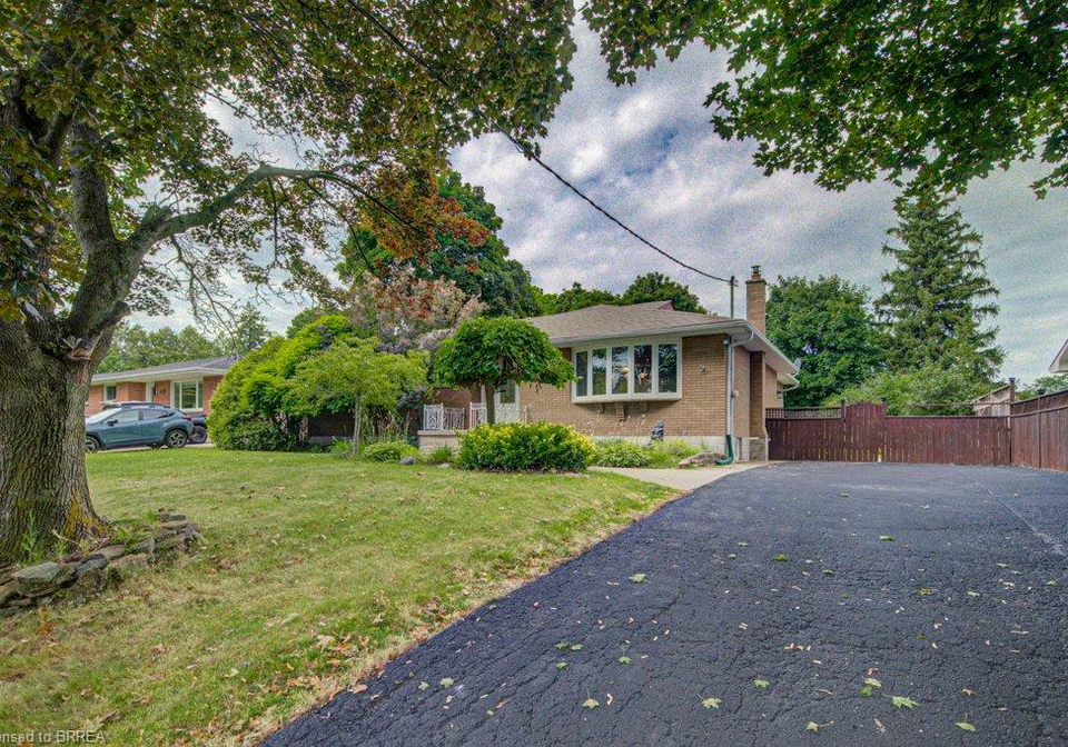 6-bayly-drive-paris-ontario-40854896
