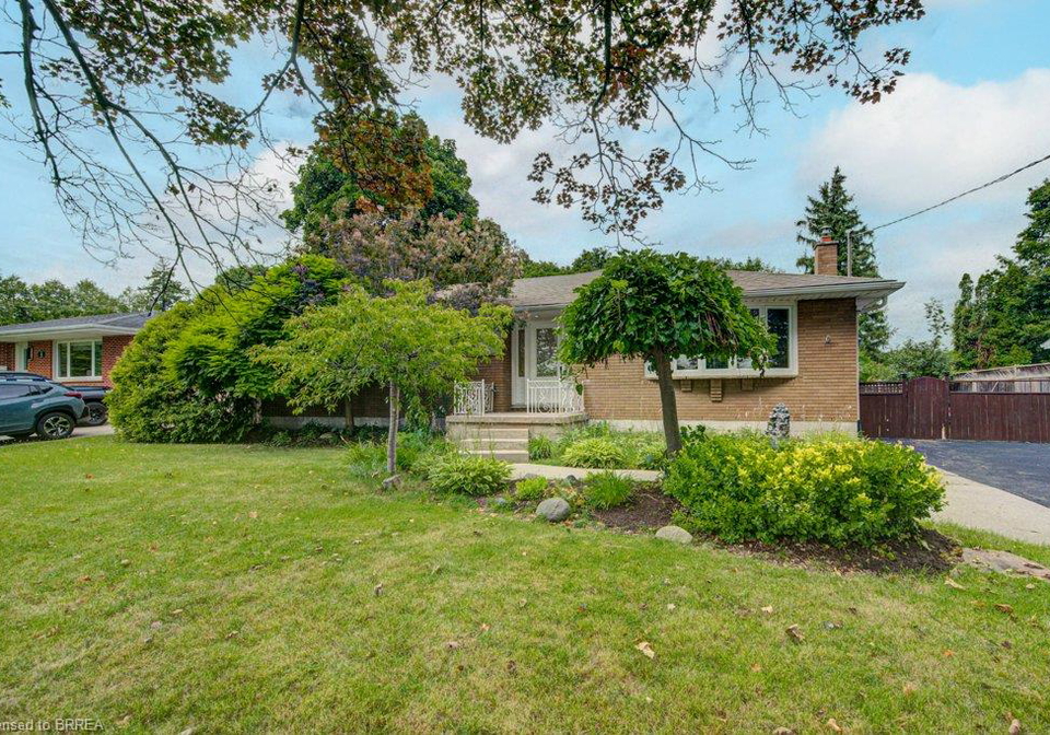 6-bayly-drive-paris-ontario-40854896