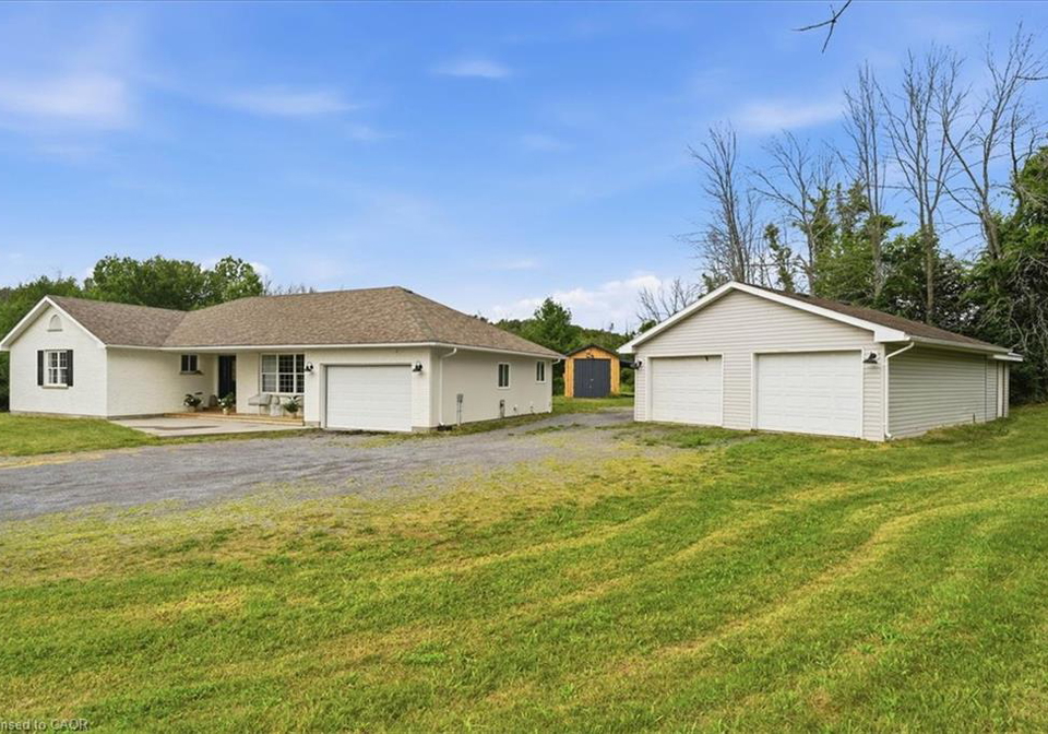 16-bonisteel-road-quinte-west-ontario-40854898