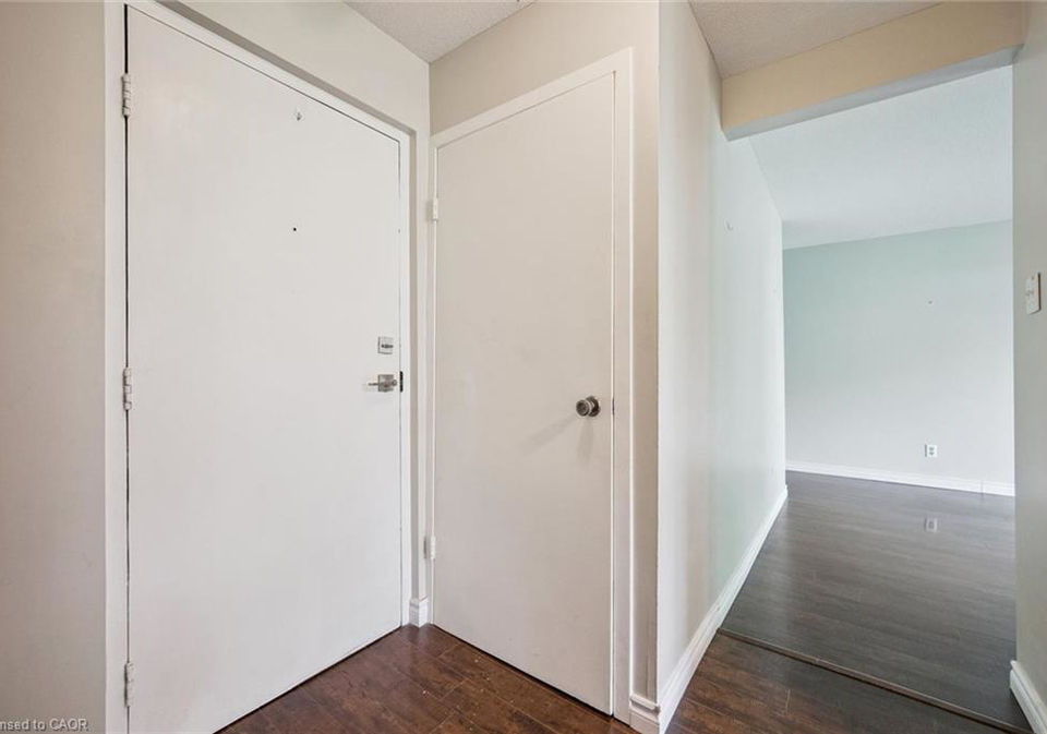 30-flamingo-drive-elmira-ontario-40854920