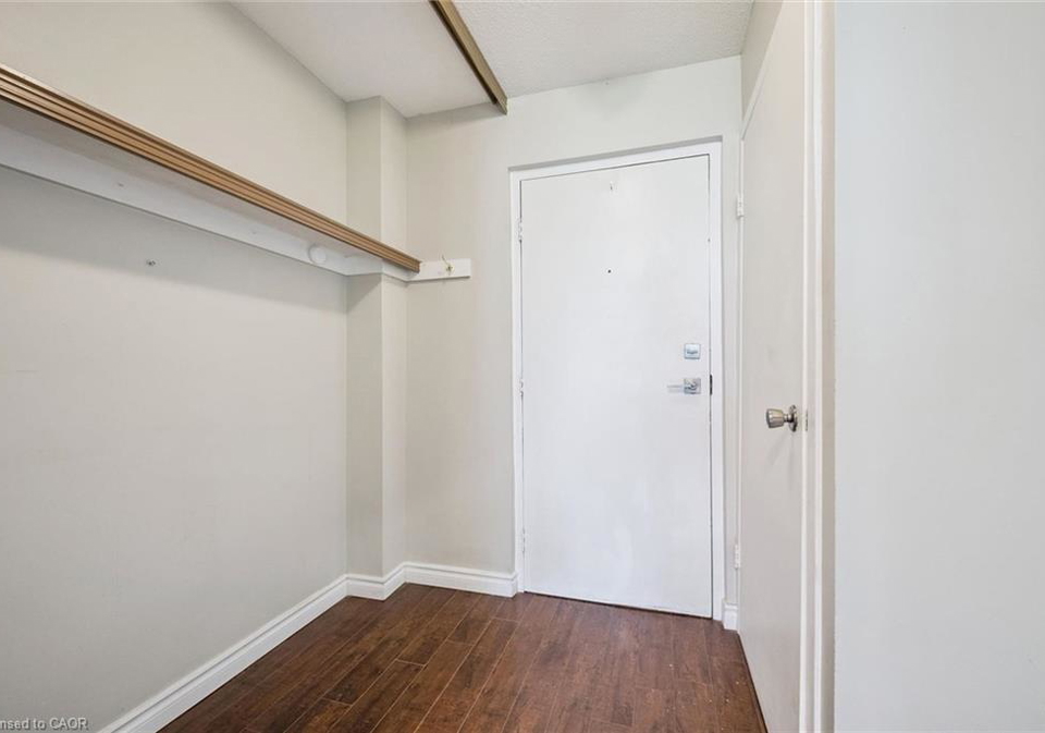 30-flamingo-drive-elmira-ontario-40854920