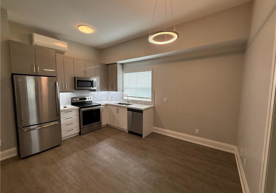2548-eglinton-avenue-w-toronto-ontario-40854953