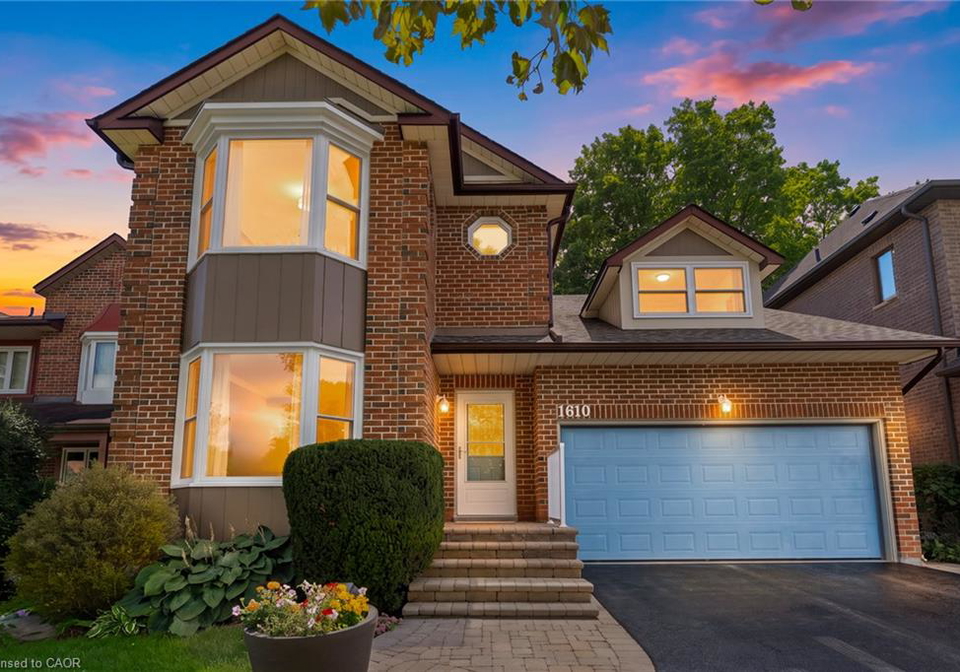 1610-heathside-crescent-pickering-ontario-40854992