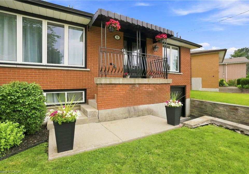 15-quay-court-hamilton-ontario-40855000