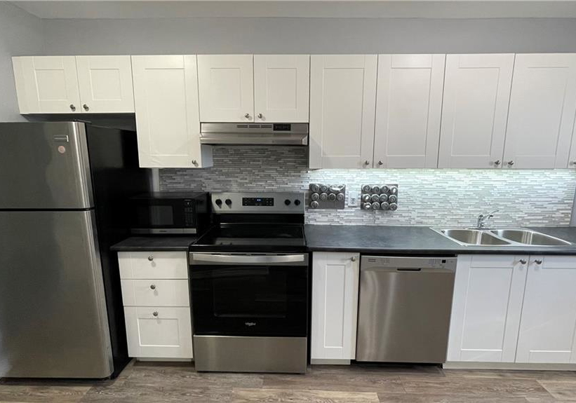 468-main-street-e-hamilton-ontario-40855071