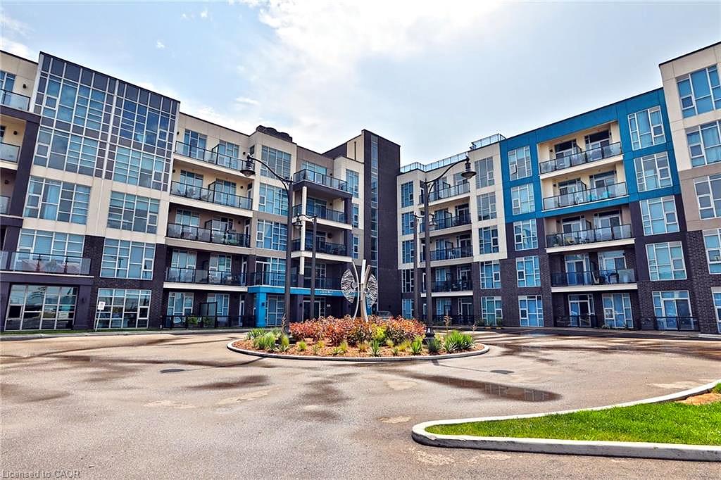 10-concord-place-grimsby-ontario-40855098