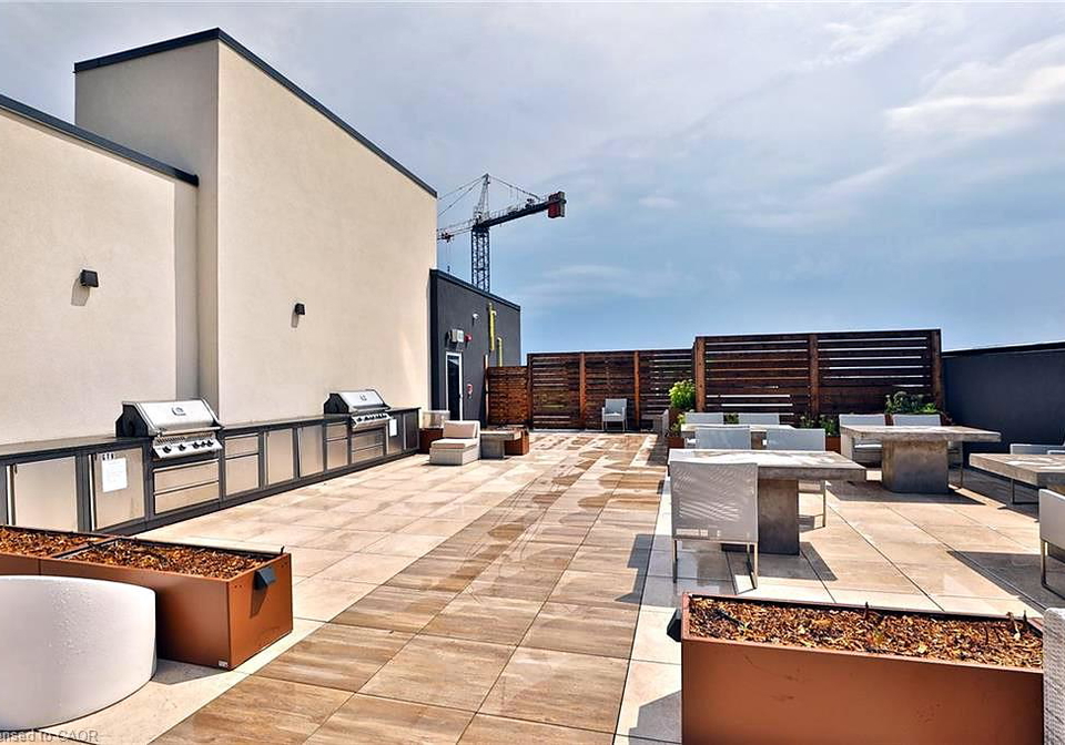 10-concord-place-grimsby-ontario-40855098