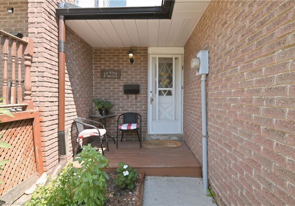 230-sunset-boulevard-cambridge-ontario-40855112