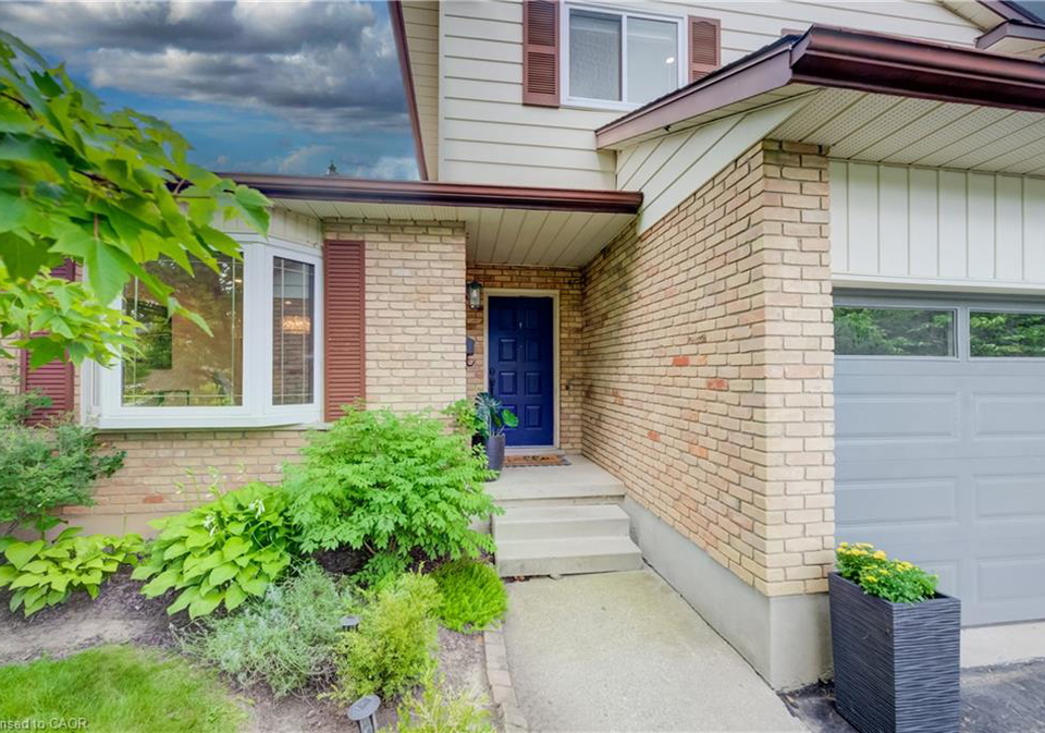 83-rosslinn-road-cambridge-ontario-40855114