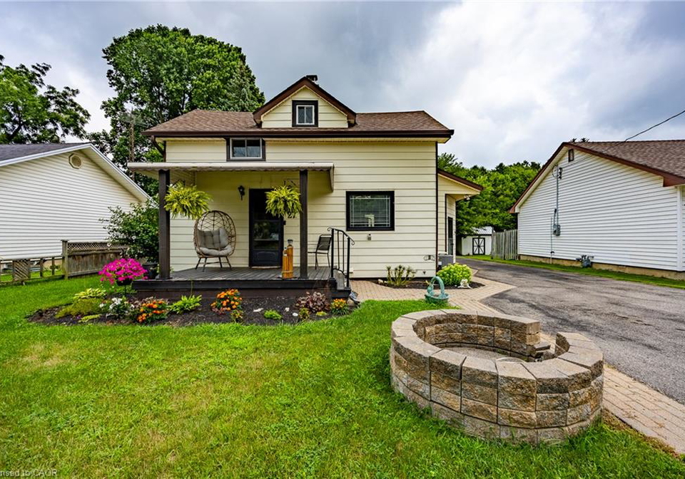 55716-main-street-straffordville-ontario-40855171