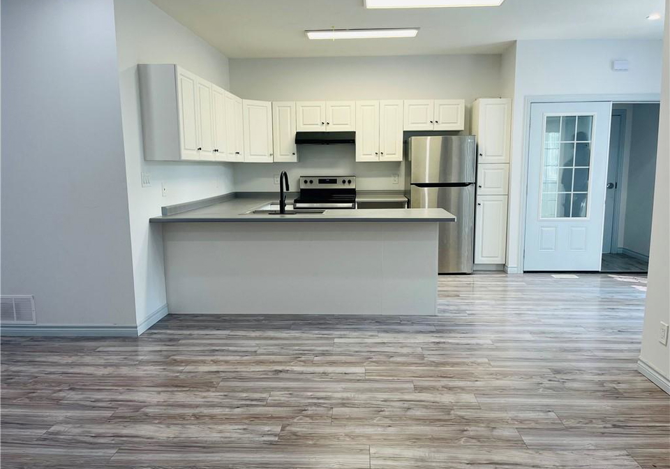 83-keewatin-avenue-kitchener-ontario-40855186