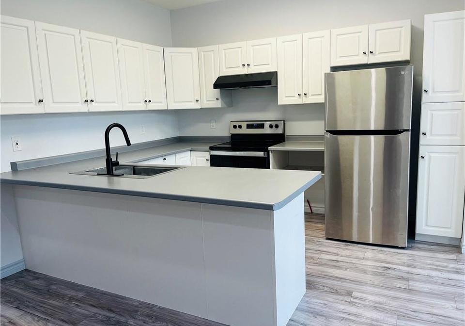 83-keewatin-avenue-kitchener-ontario-40855186
