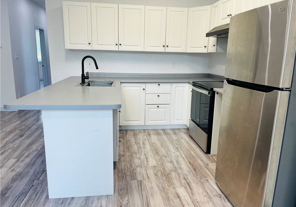 83-keewatin-avenue-kitchener-ontario-40855186