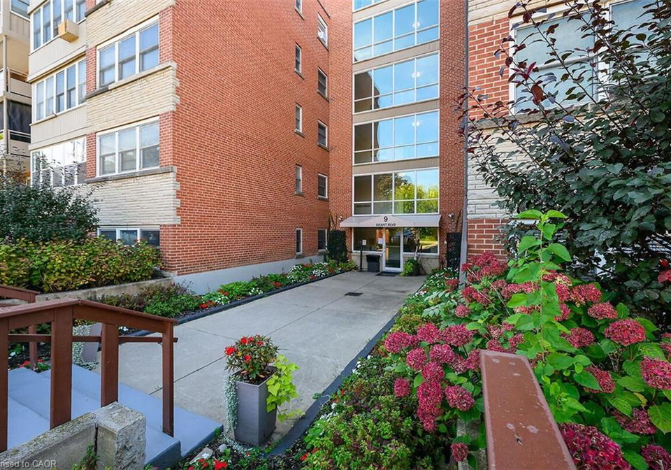 9-grant-boulevard-dundas-ontario-40855233