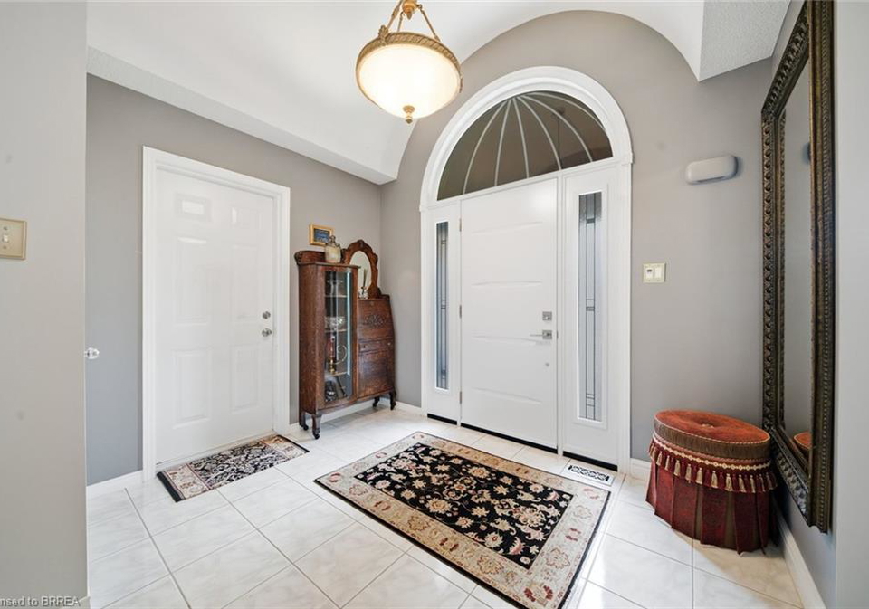 37-mc-intosh-court-brantford-ontario-40855269