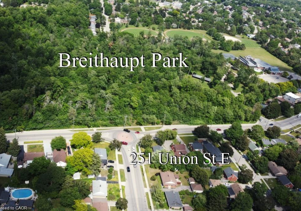 251-union-street-e-waterloo-ontario-40855282