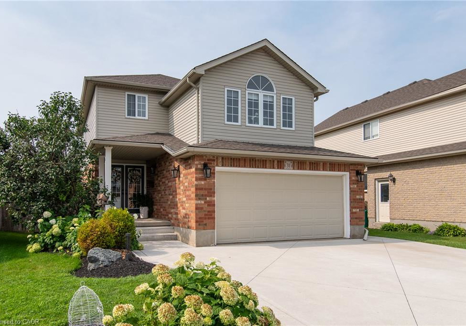 31-stiefelmeyer-crescent-baden-ontario-40855297
