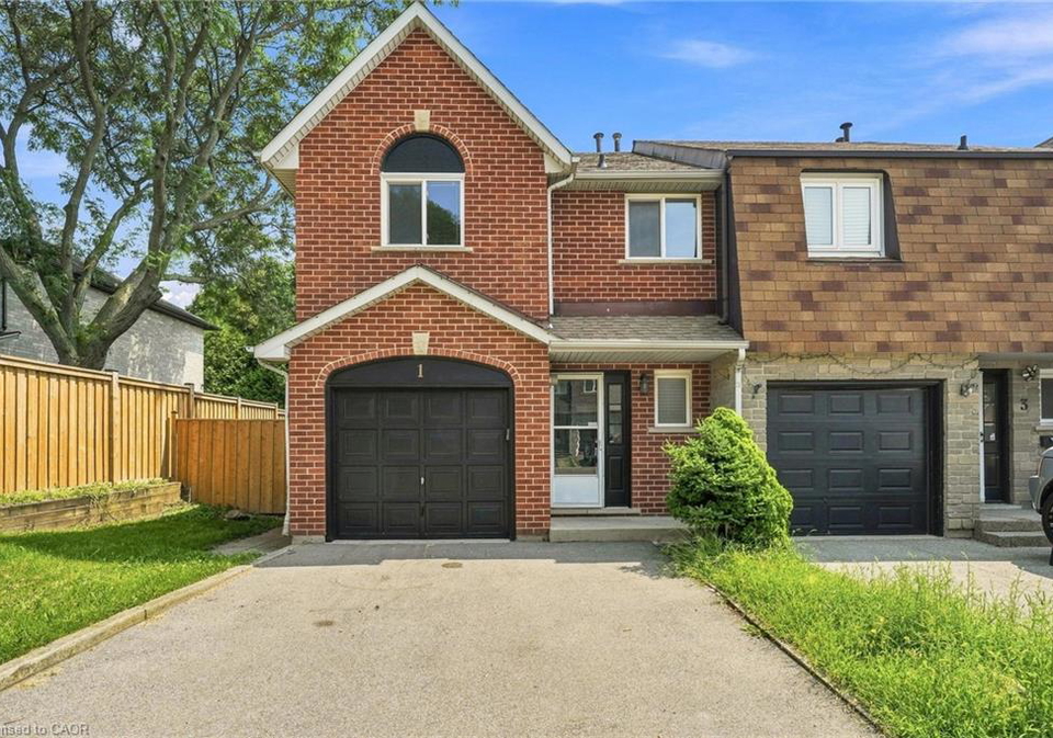 1-perthshire-court-hamilton-ontario-40855313