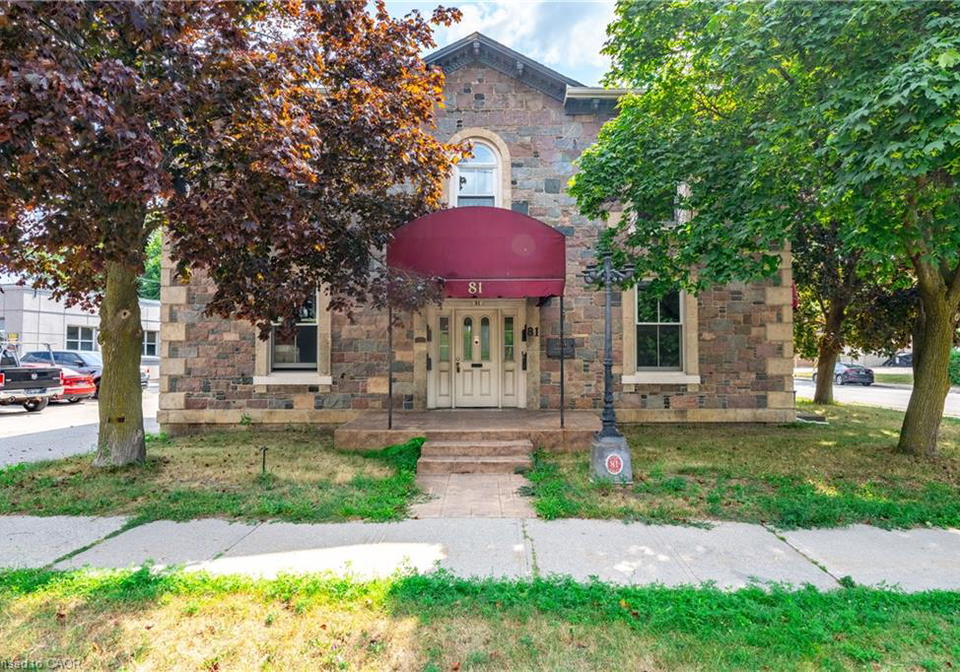 81-water-street-s-cambridge-ontario-40855345