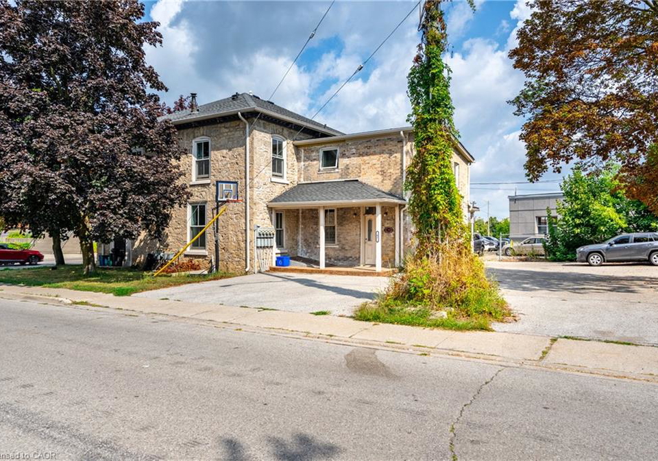 81-water-street-s-cambridge-ontario-40855345