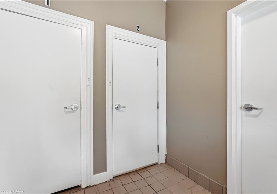 81-water-street-s-cambridge-ontario-40855345