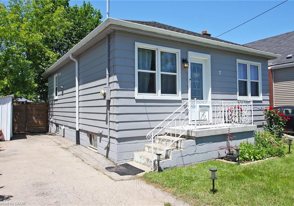 7-lampton-place-hamilton-ontario-40855366