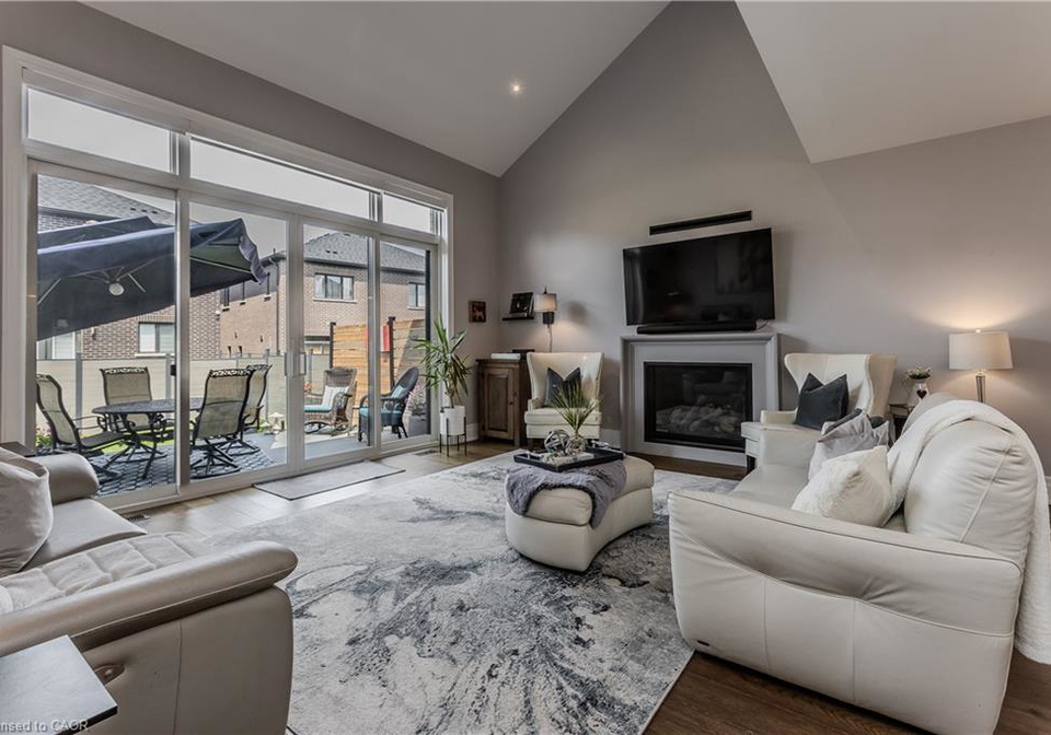 72-pond-view-gate-waterdown-ontario-40855399