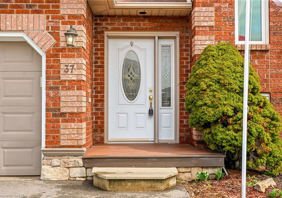 37-thistlemoor-drive-caledonia-ontario-40855423