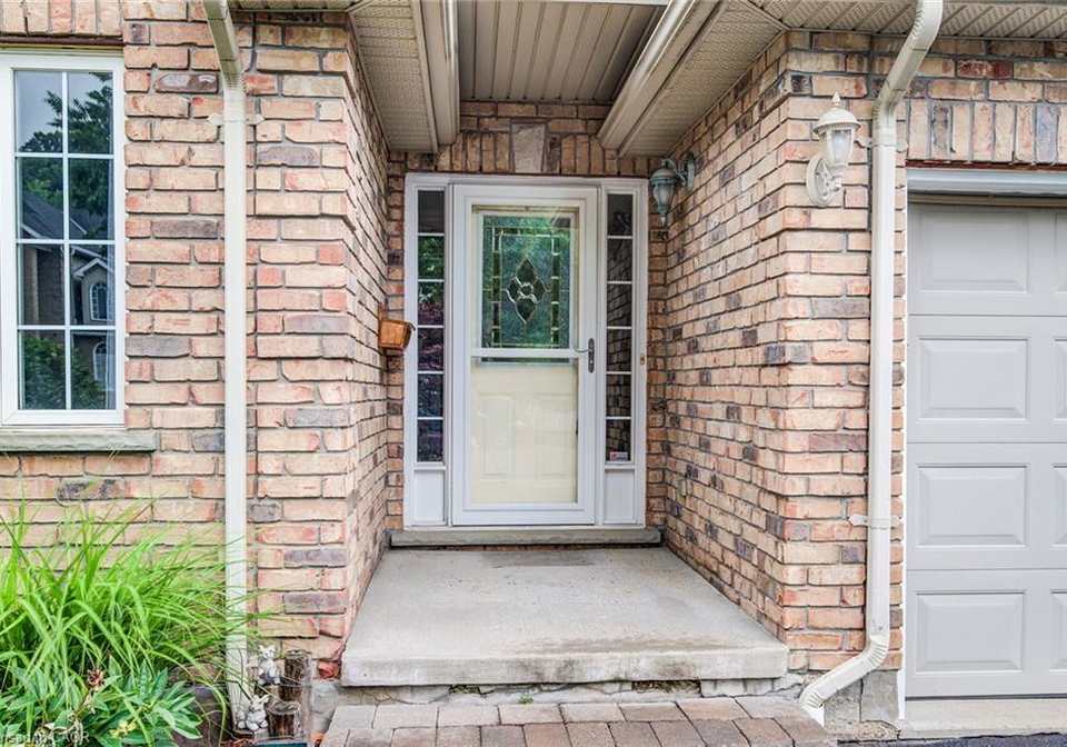 670-salzburg-drive-waterloo-ontario-40855424
