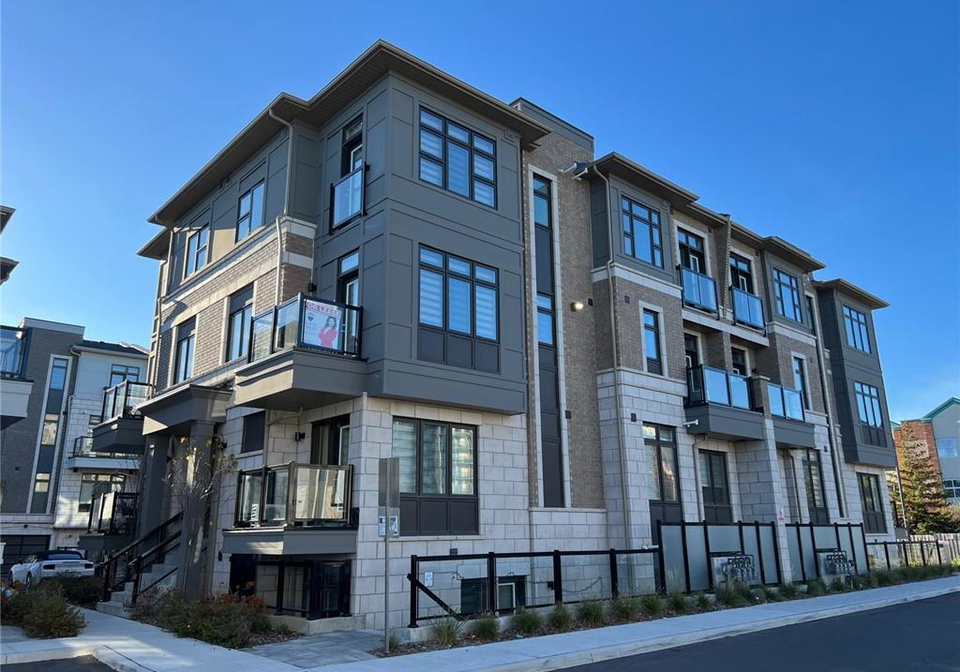 10-halliford-place-brampton-ontario-40855429