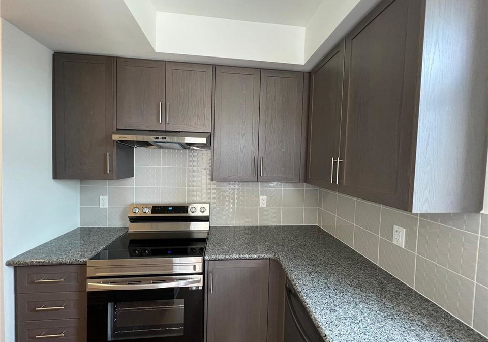 10-halliford-place-brampton-ontario-40855429