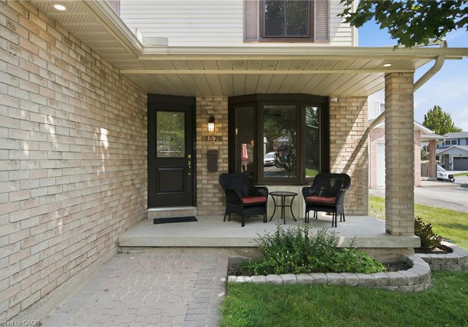 1576-riley-avenue-burlington-ontario-40855511