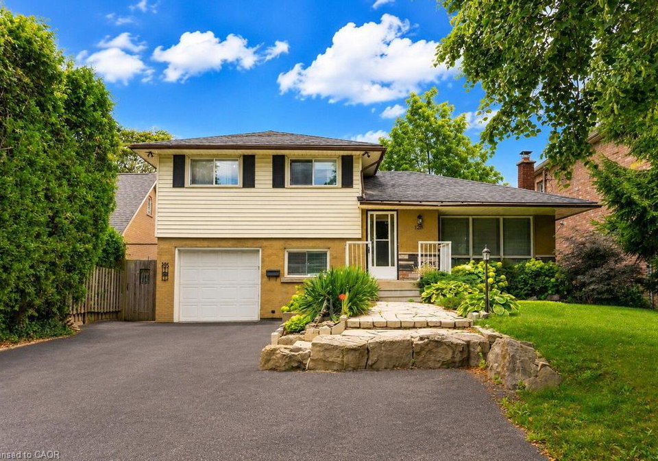 120-stone-church-road-w-hamilton-ontario-40855543