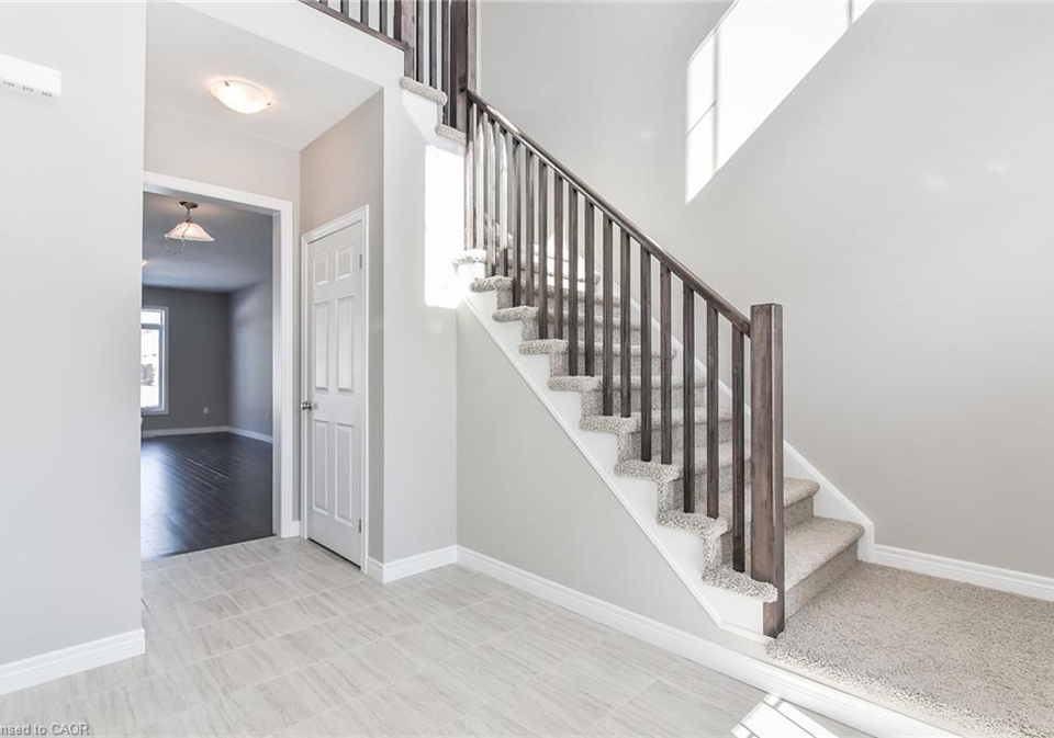 529-anton-crescent-kitchener-ontario-40855575