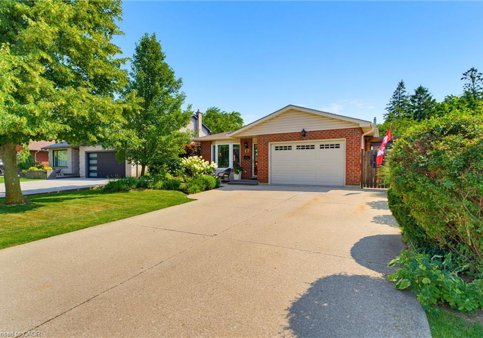 17-buchanan-drive-caledonia-ontario-40855631