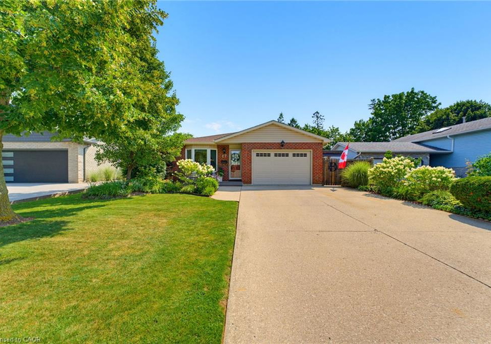 17-buchanan-drive-caledonia-ontario-40855631