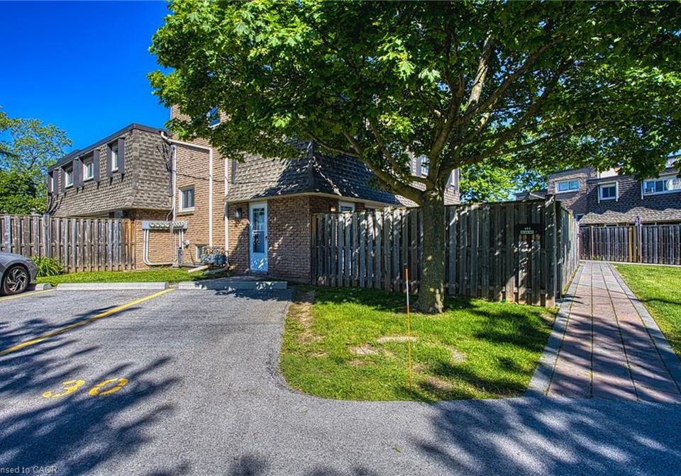 7-viking-court-grimsby-ontario-40855696