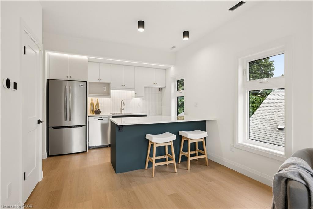 563-wellington-street-kitchener-ontario-40855816