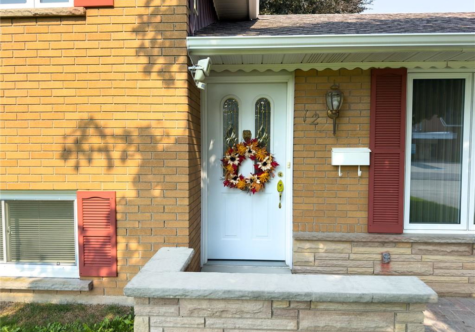 12-glendale-crescent-simcoe-ontario-40855822