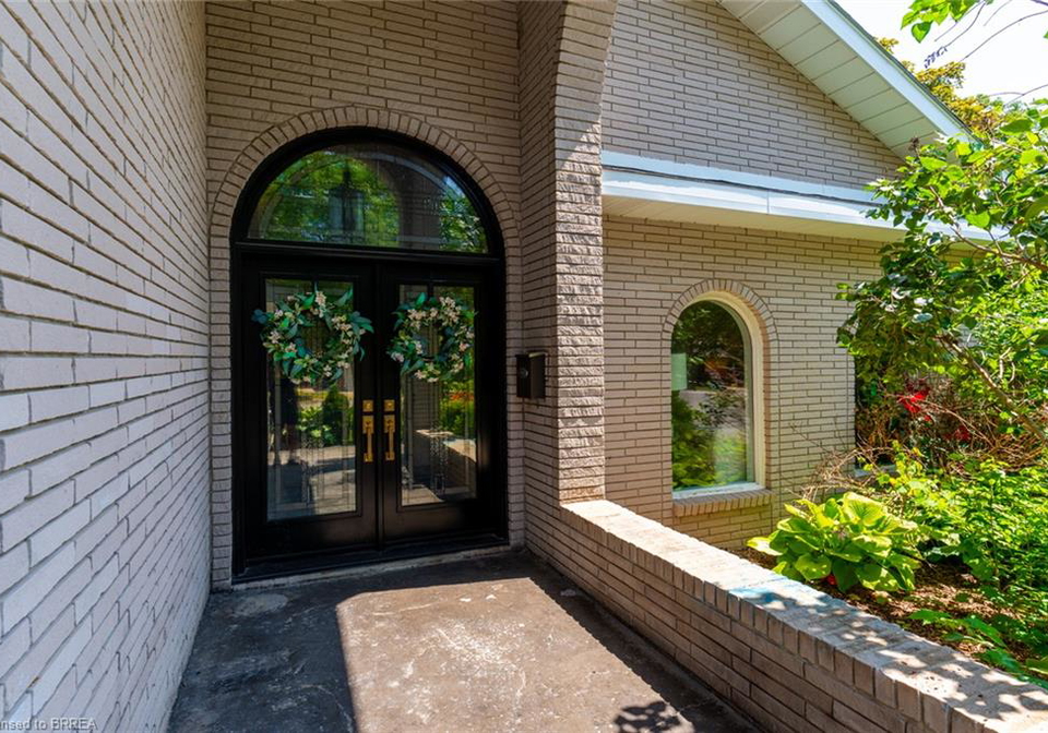 267-memorial-drive-brantford-ontario-40855827