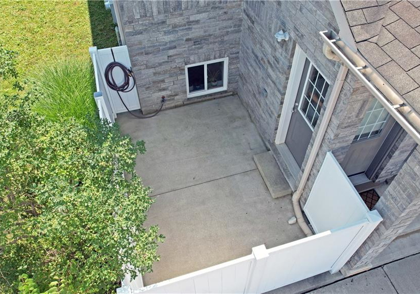 240-westmeadow-drive-kitchener-ontario-40855840