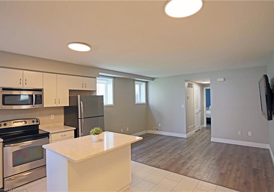 240-westmeadow-drive-kitchener-ontario-40855840