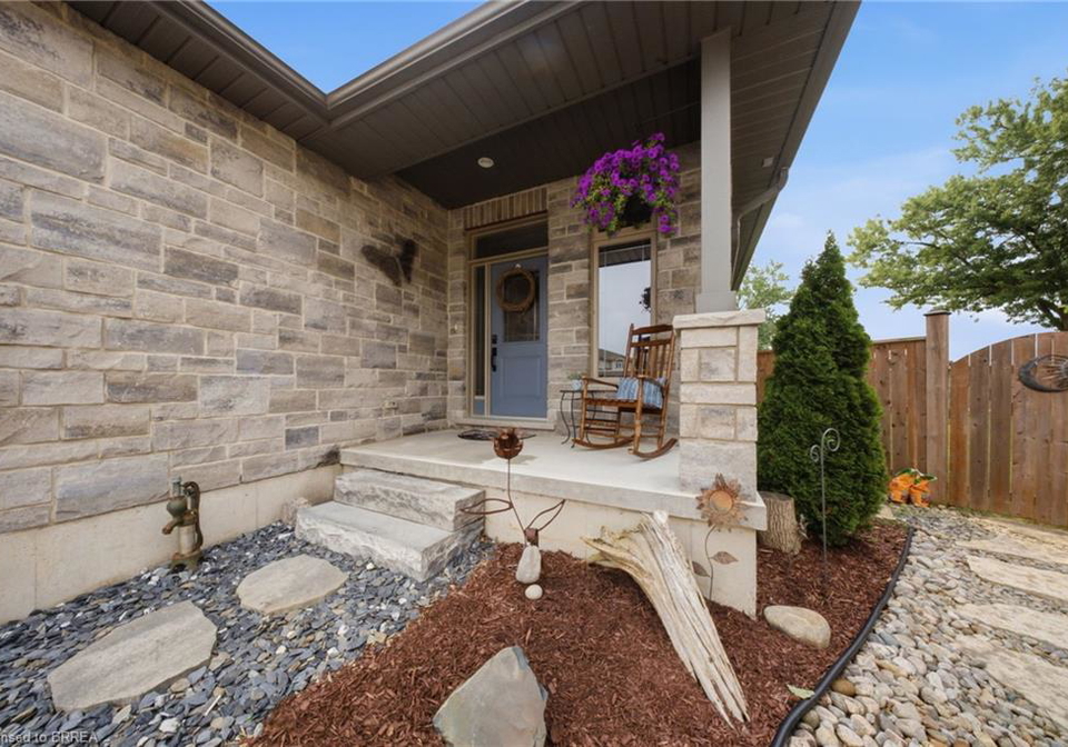 14-ridgewood-court-woodstock-ontario-40855864