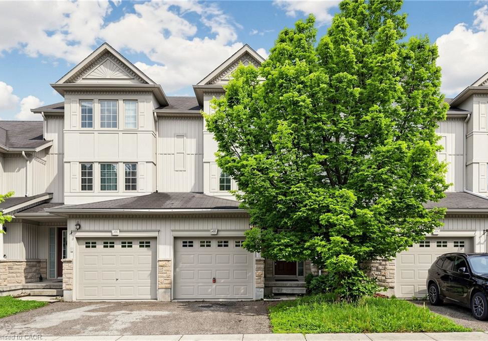 110-activa-avenue-kitchener-ontario-40855894