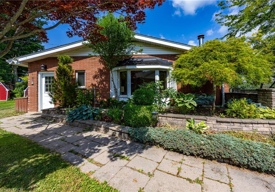 17-donjon-boulevard-port-dover-ontario-40855899