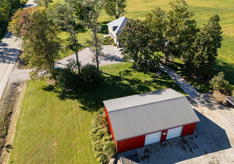 1635-lakeshore-road-clear-creek-ontario-40855927