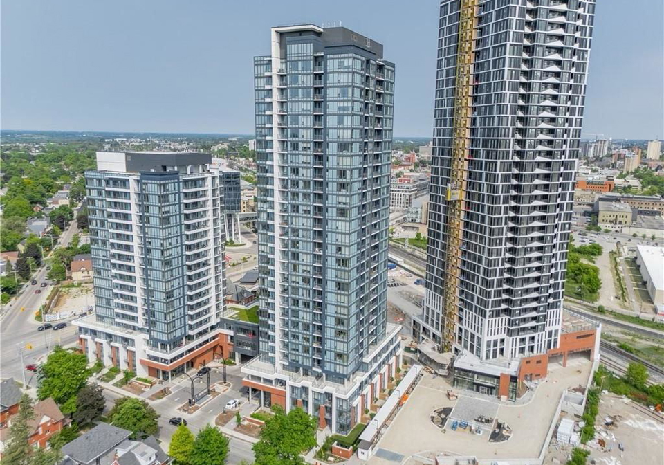 5-wellington-street-s-10th-line-shore-ontario-40855956
